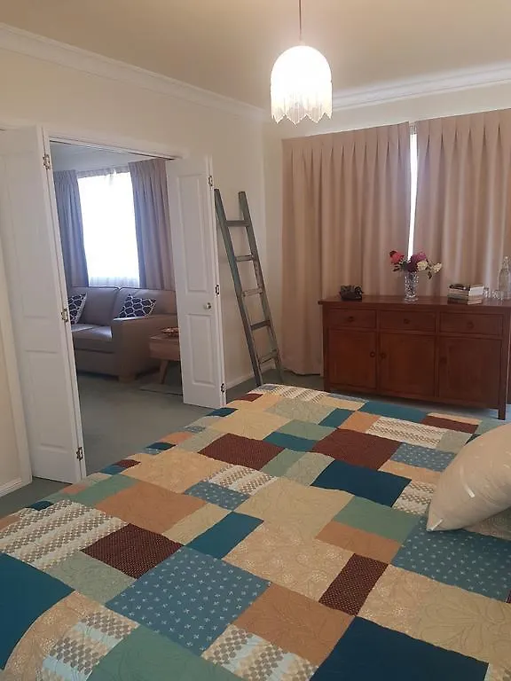Grovely House Bed & Breakfast Stanthorpe
